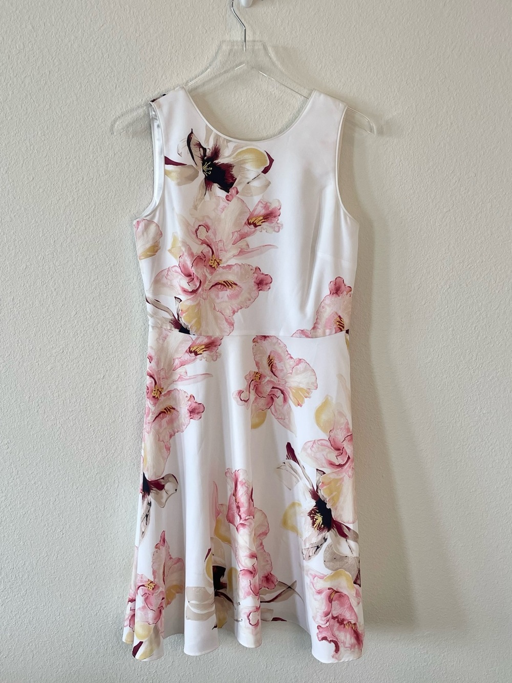 White House Black Market Exploded Floral Fit & Flare White Sleeveless Dress